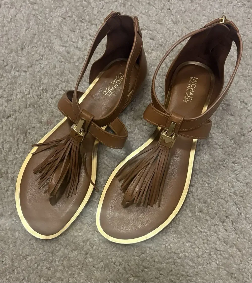Michael Kors Winslow Flat Leather Tassel Sandals ✨size 6